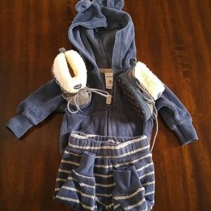 Bnwot Carter's newborn 🐻 outfit w/ crib shoes